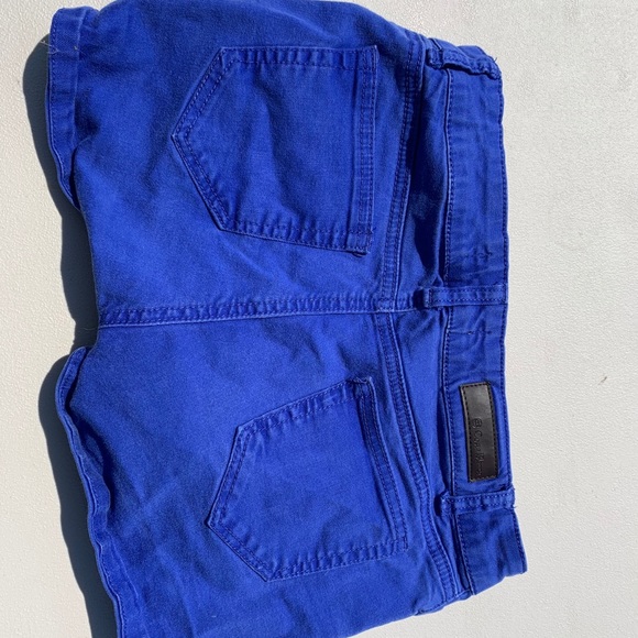 Shorts - Picture 2 of 3